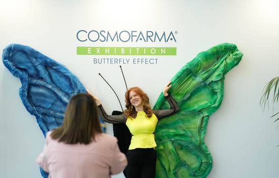 Inaugurata a BolognaFiere la 28ma edizione di Cosmofarma Exhibition 2025 400 aziende, 140 convegni e dibattiti per migliorare la “performance” della farmacia. Al convegno inaugurale, l’assessore alle Politiche per la Salute dell’Emilia-Romagna Massimo Fabi: “La farmacia è sempre più un punto di riferimento per i cittadini nel sistema di sanità territoriale che stiamo costruendo, tra vaccinazioni e prelievi, con i professionisti in rete: questa è la strada da percorrere”.