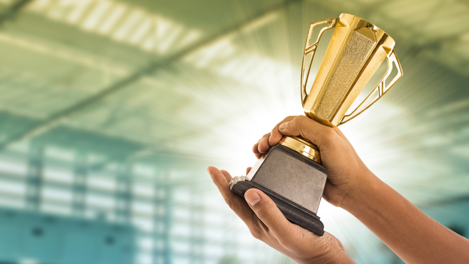 COSMOFARMA PREMIA LE AZIENDE ESPOSITRICI PER LE LORO CAPACITA CREATIVE, LA GENIALITA’ E L’IMPRENDITORIALITA’